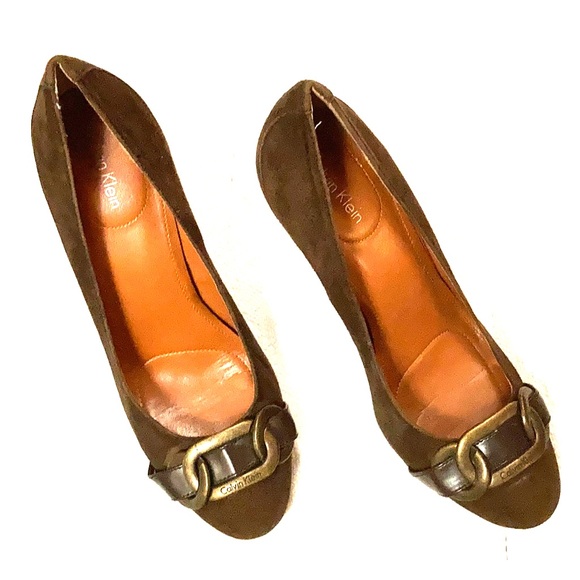 Calvin Klein suede heels with buckle - Picture 4 of 5